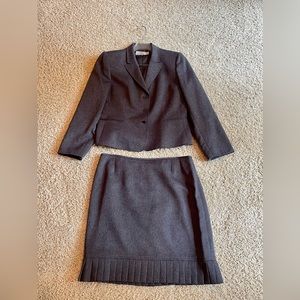 Tahari Arthur S Levine Gray Suit - blazer with pleated skirt